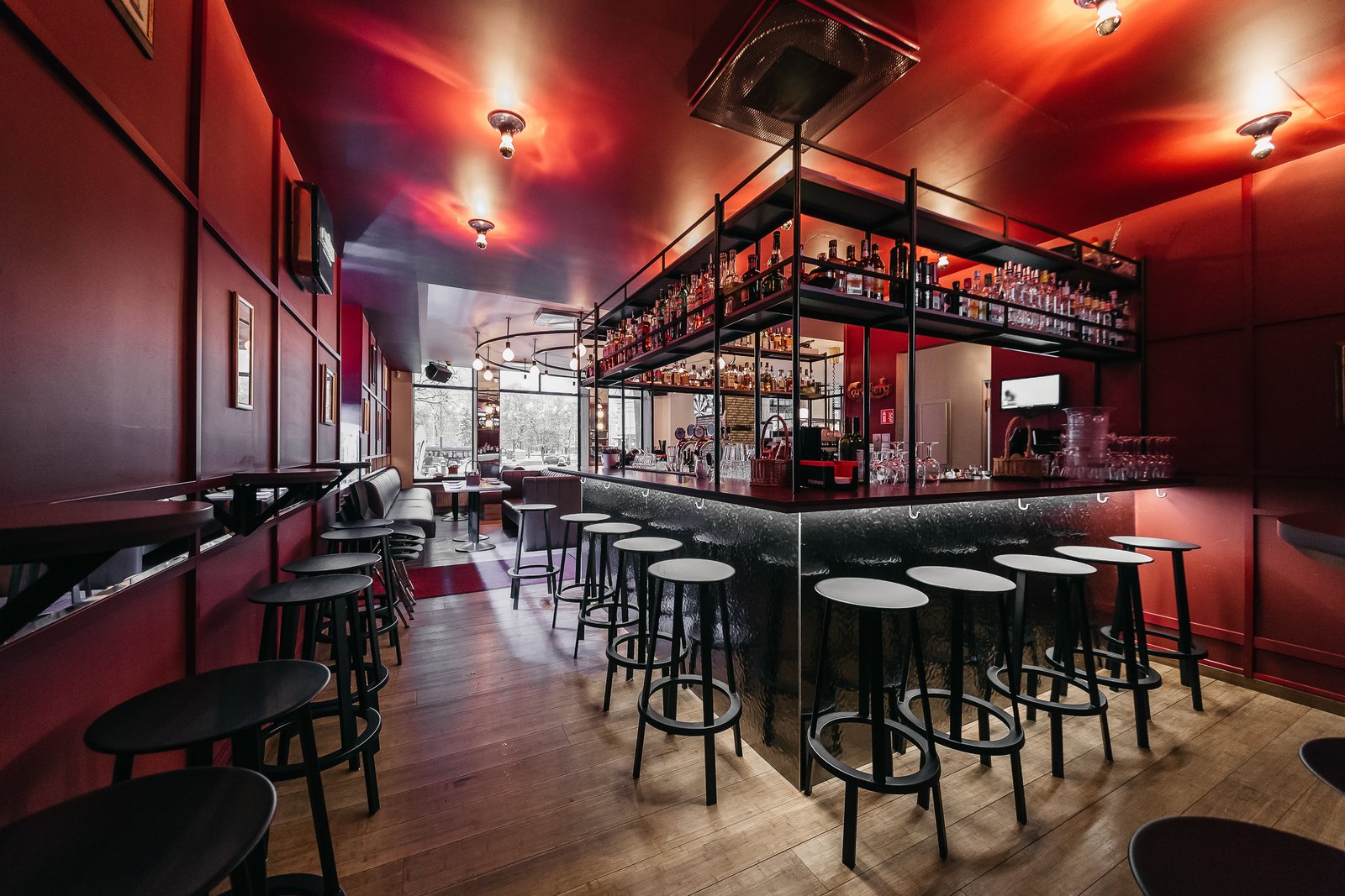 baldai_kavinemszsb_080.jpgPrekybiniai baldai