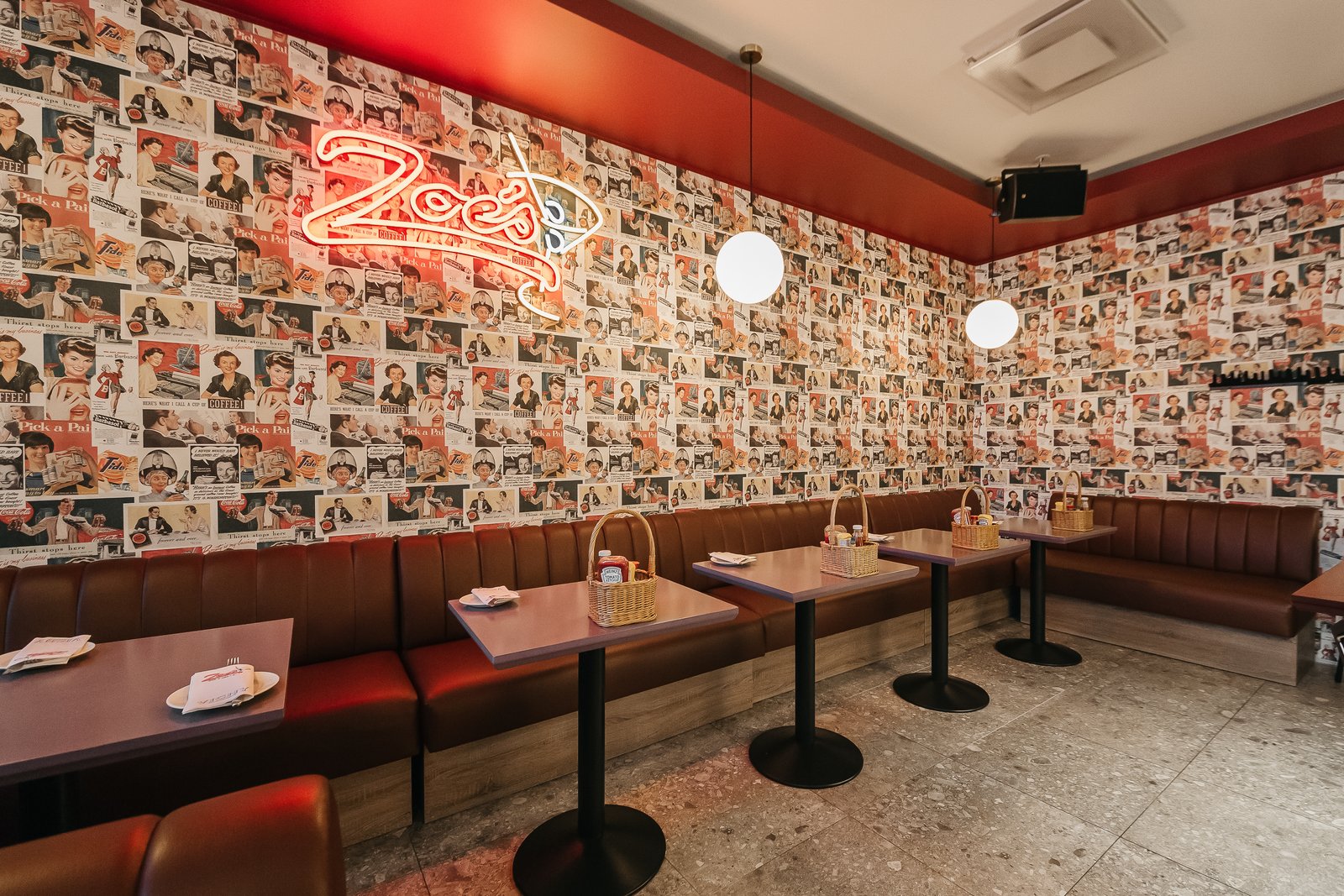 baldai_kavinemszsb_086.jpgPrekybiniai baldai