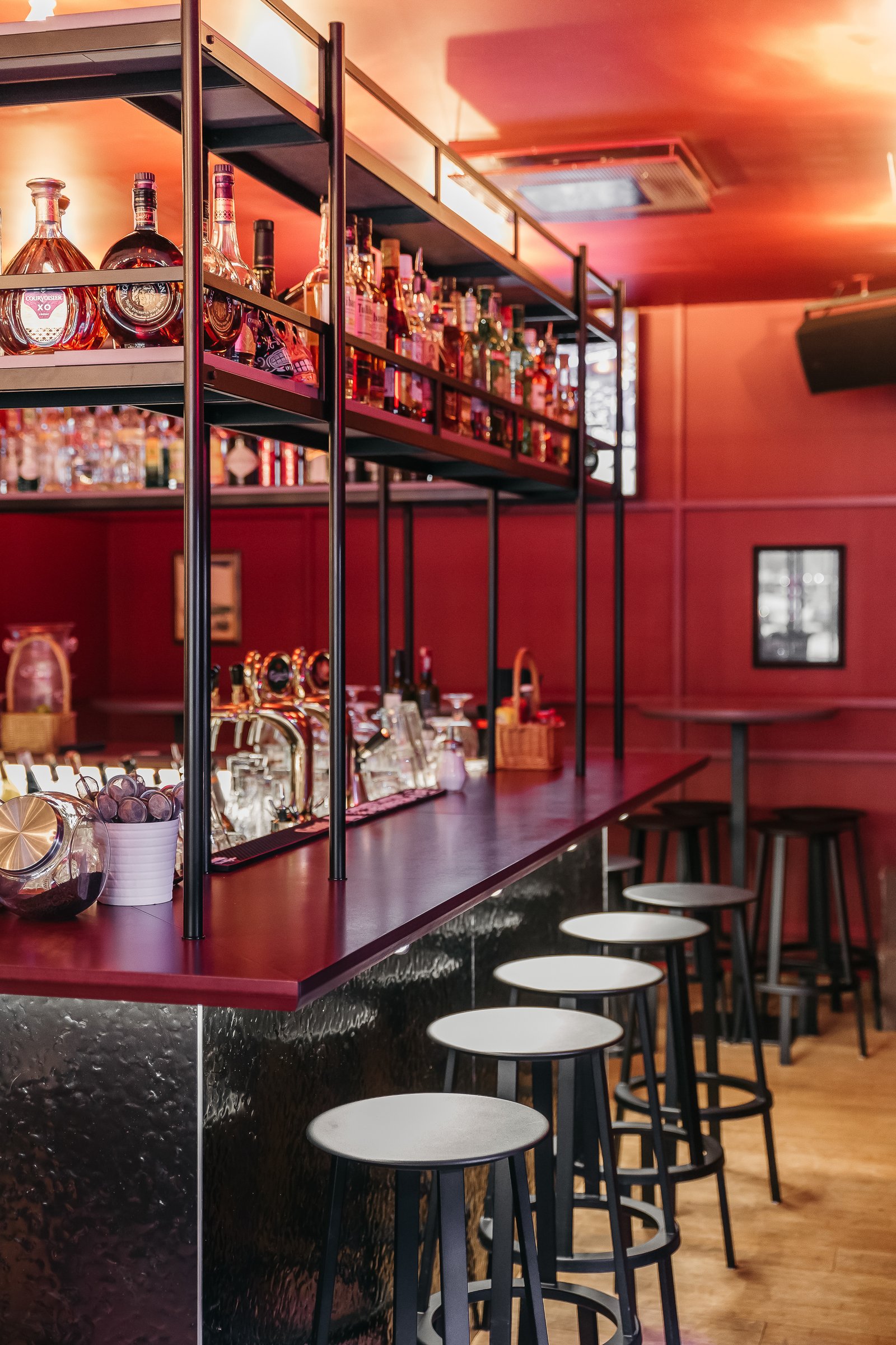 baldai_kavinemszsb_099.jpgPrekybiniai baldai