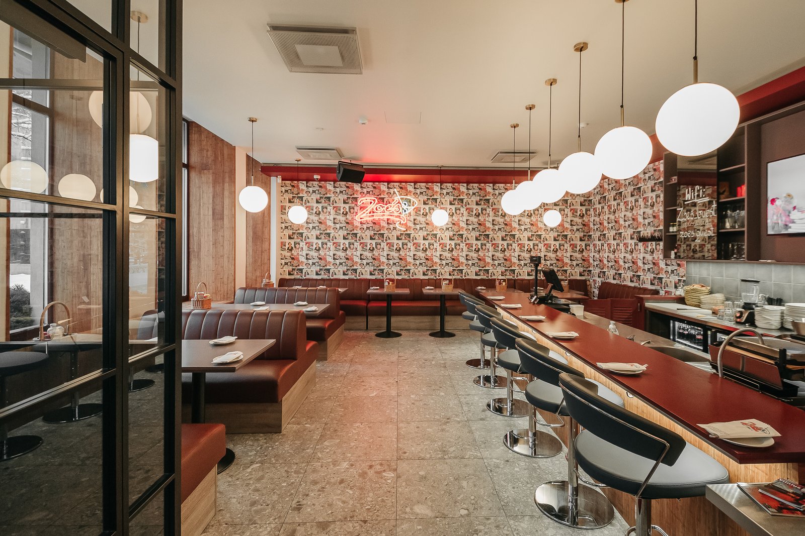 baldai_kavinemszsb_107.jpgPrekybiniai baldai