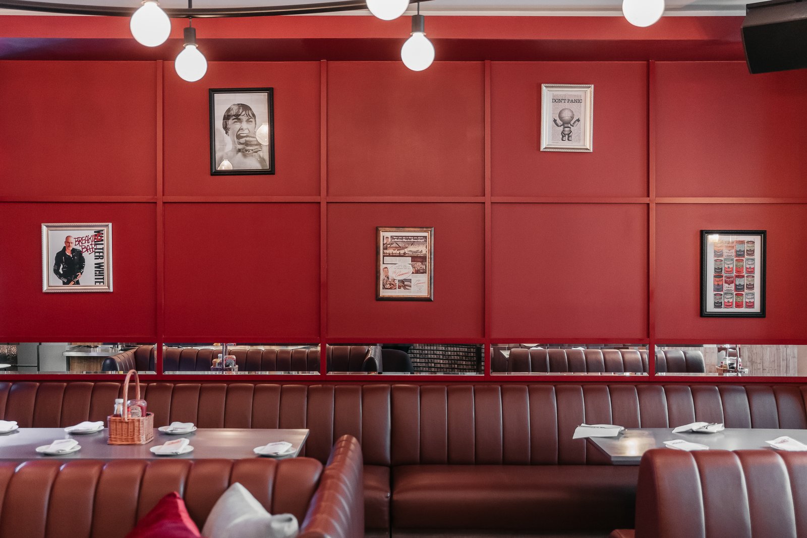 baldai_kavinemszsb_119.jpgPrekybiniai baldai