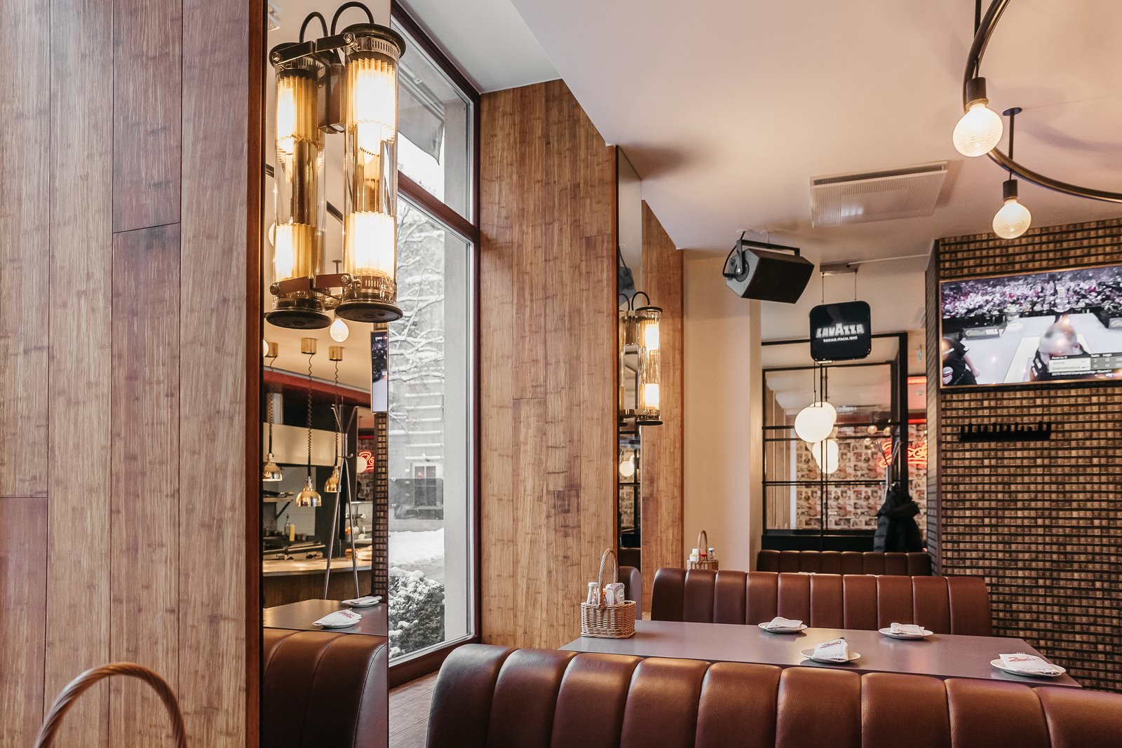 baldai_kavinemszsb_136.jpgPrekybiniai baldai