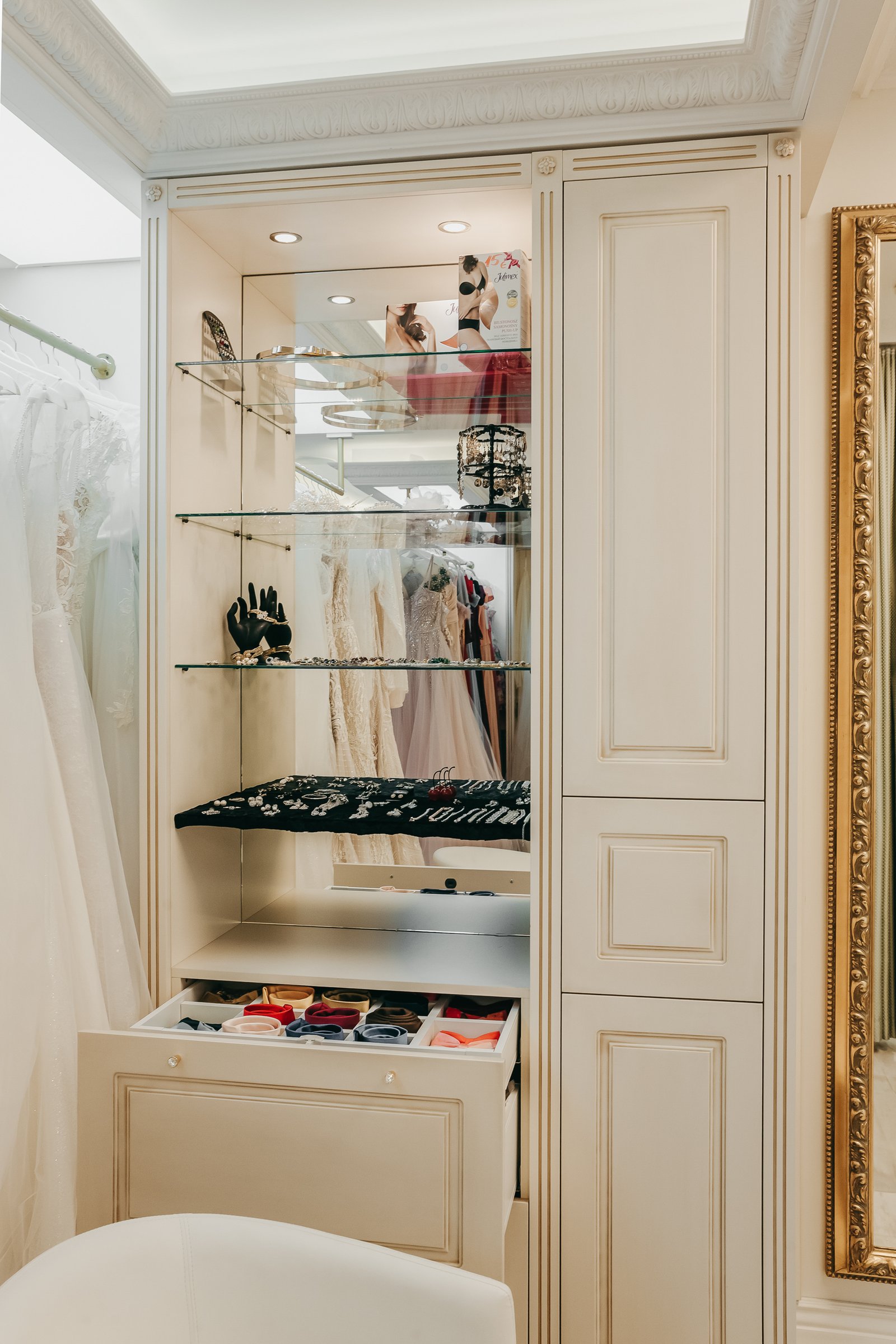 prekybiniai_baldai_vilniujesb_201.jpgPrekybiniai baldai