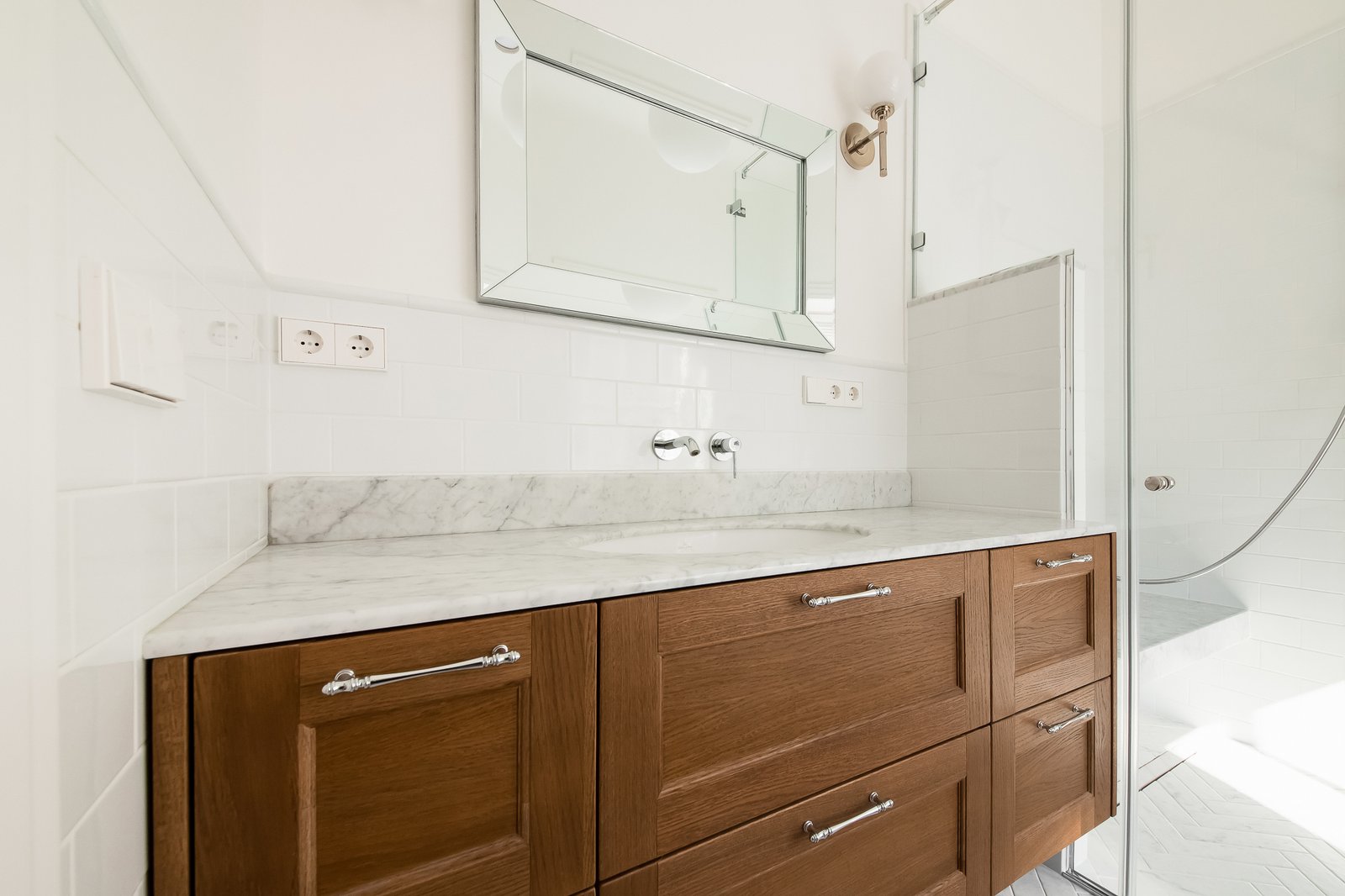 sb_23.jpgPRABANGUS BUTAS VILNIUJE (KAPINTALINĖ RENOVACIJA)